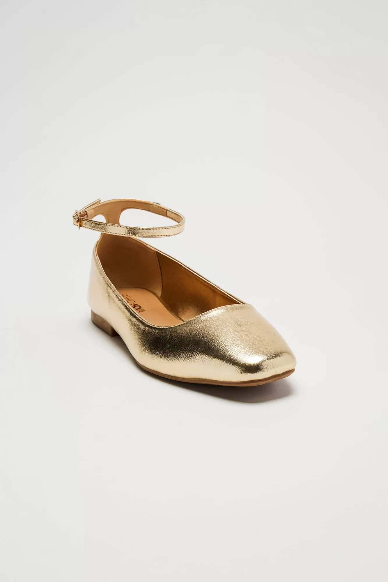 Half Of Me Flats - Gold