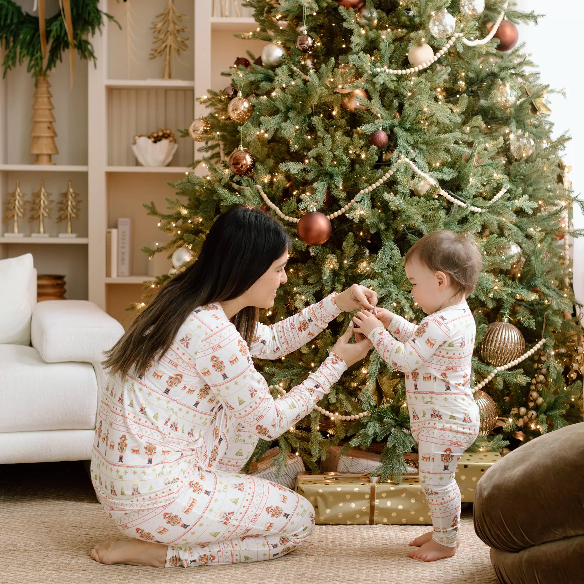 Holiday '24 - Adult Woman's Personalized Pyjama Set