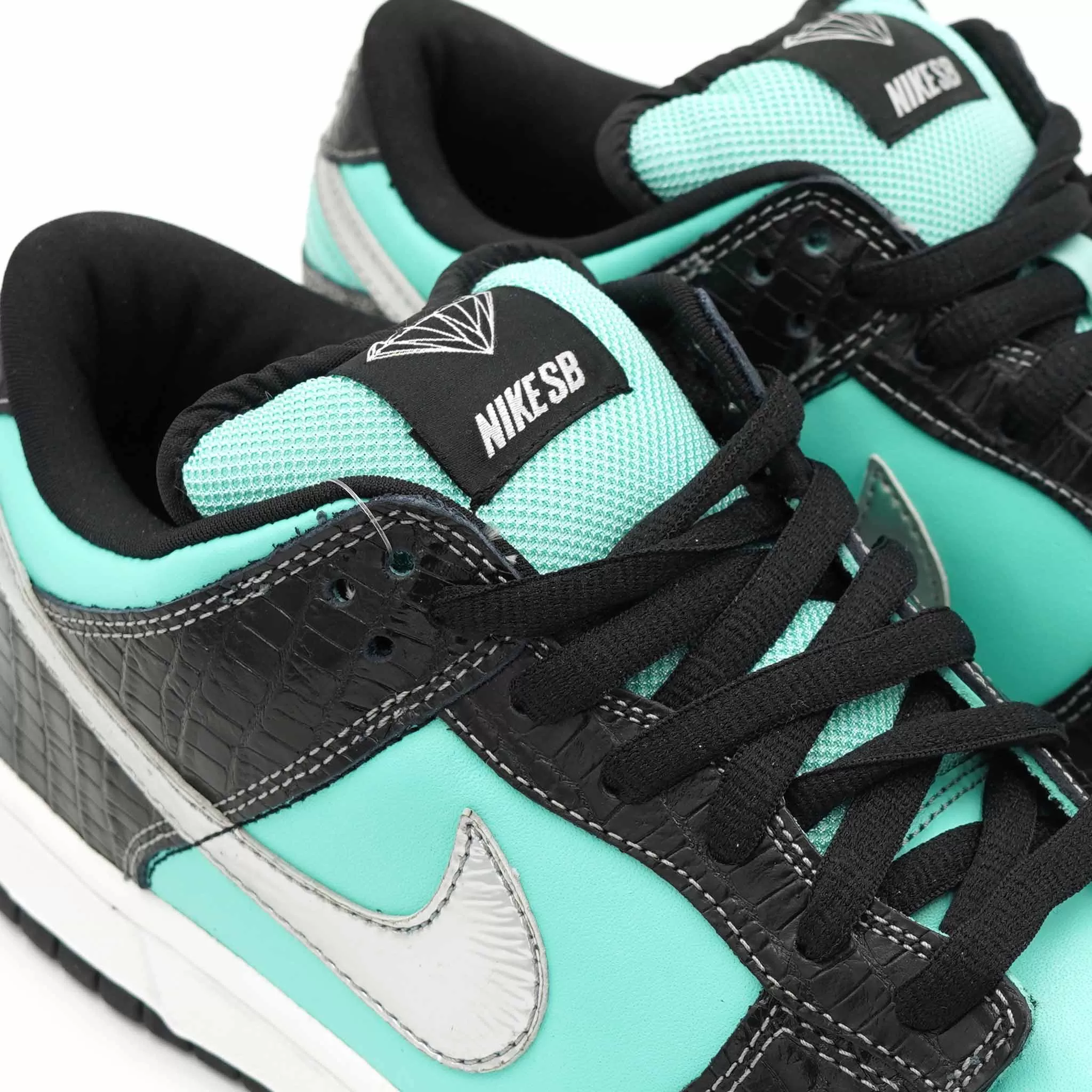 NIKE DUNK LOW SB DIAMOND SUPPLY CO. AQUA BLUE 2005