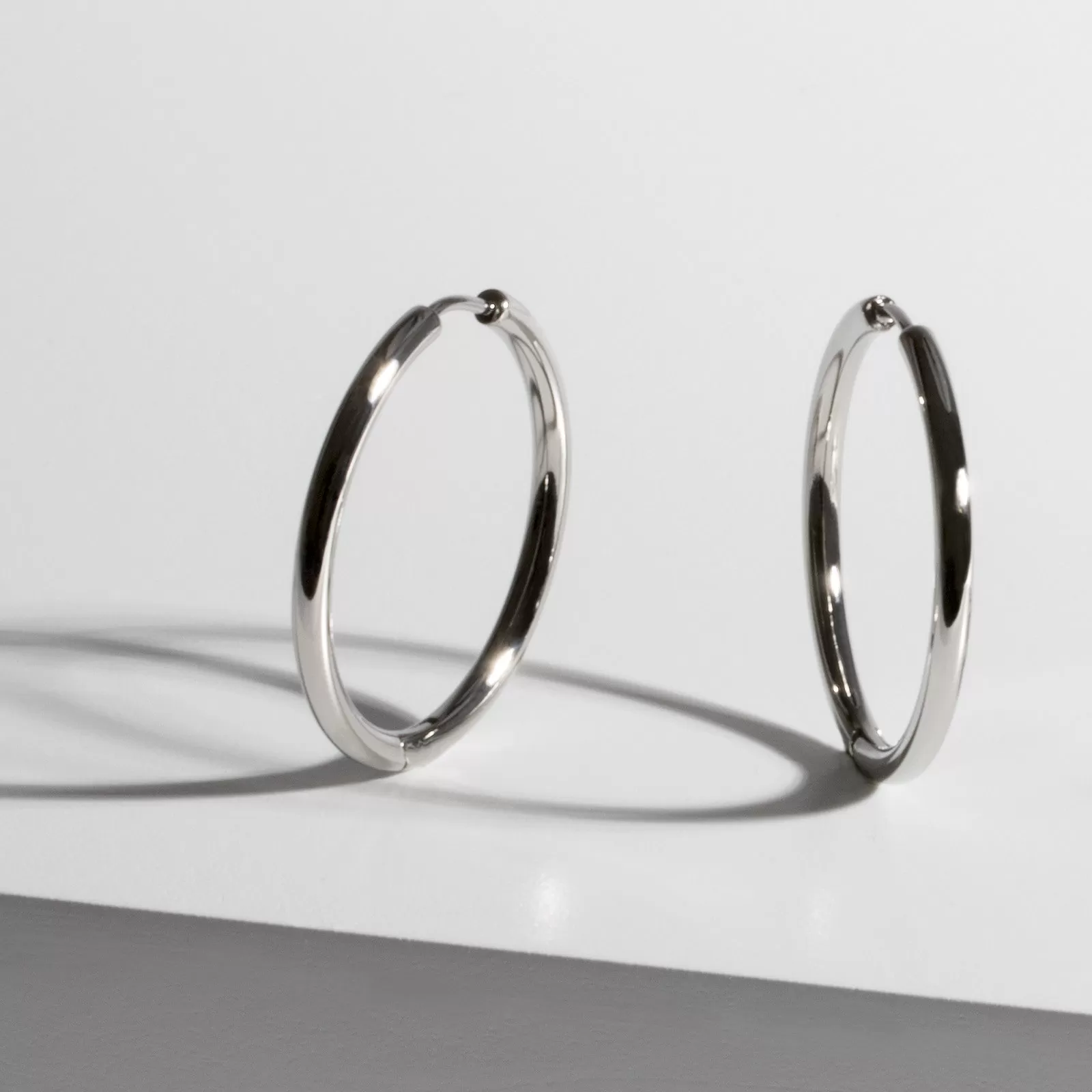 Stainless plain hoop earrings 20 mm